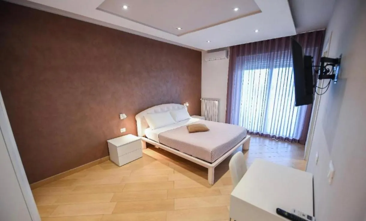 Gæstehus Karol Wojtyla Airport Bari Hotel