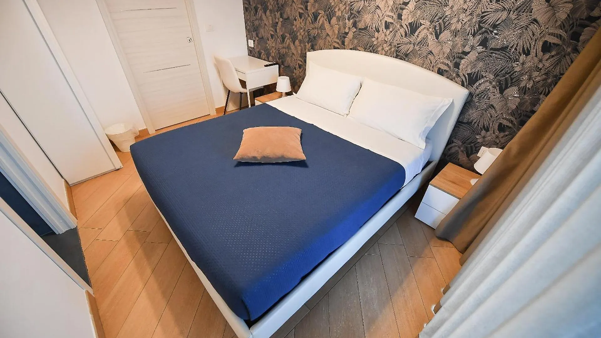 Karol Wojtyla Airport Bari Hotel Italien