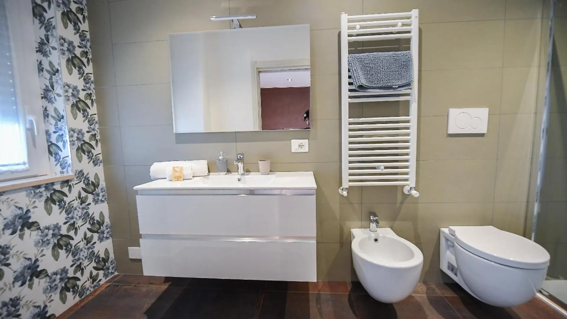 Karol Wojtyla Airport Bari Hotel Gæstehus