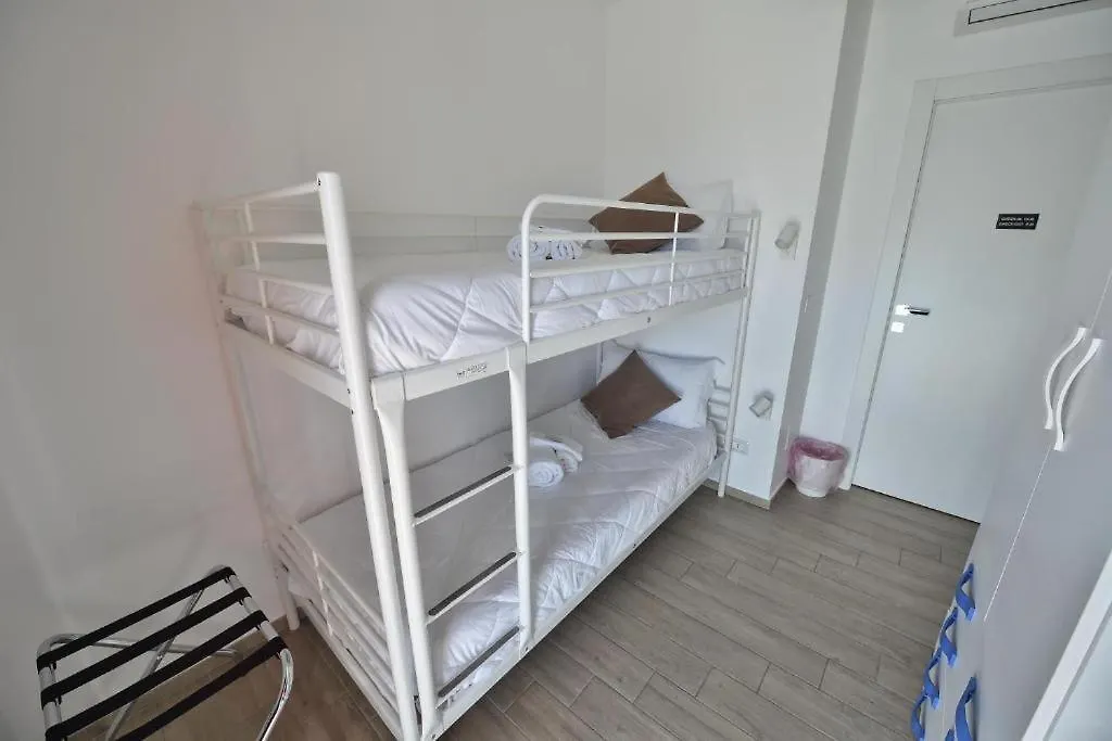 Gæstehus Karol Wojtyla Airport Bari Hotel