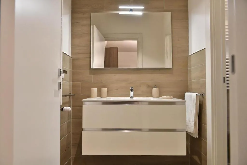 Gæstehus Karol Wojtyla Airport Bari Hotel Italien