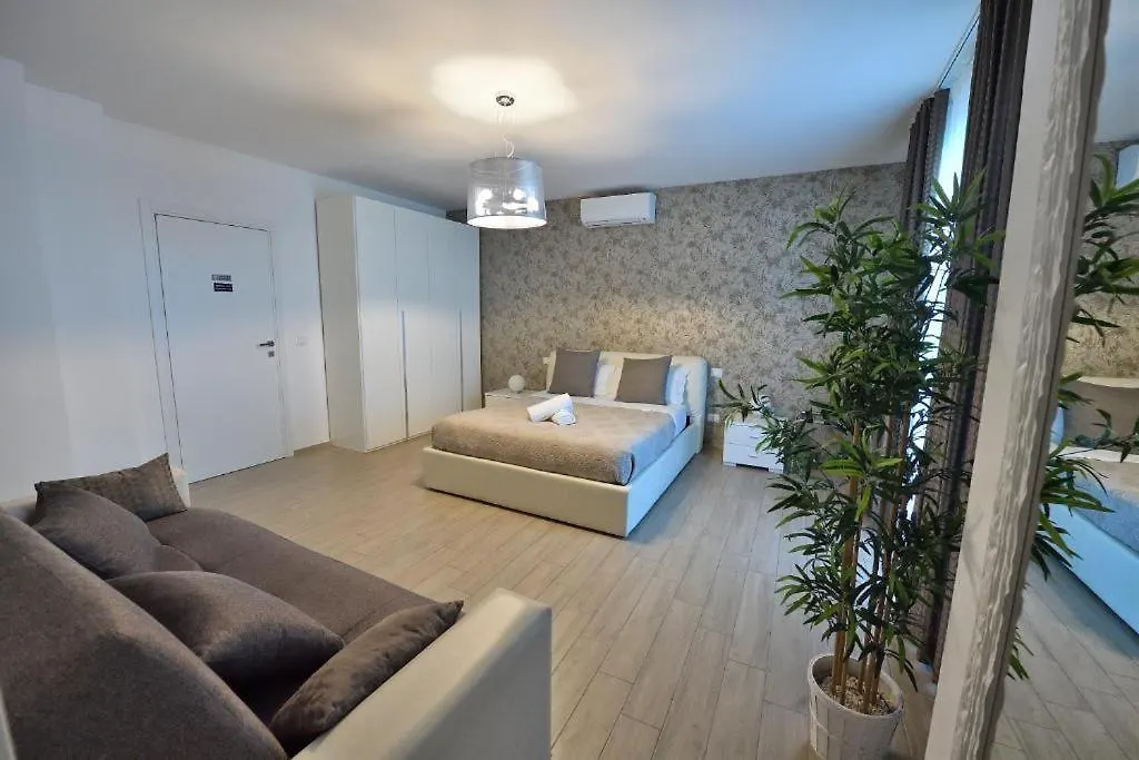 Karol Wojtyla Airport Bari Hotel